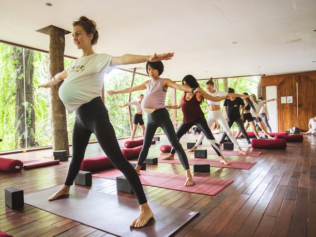 Prenatal Yoga in Canada: Tips for Beginners